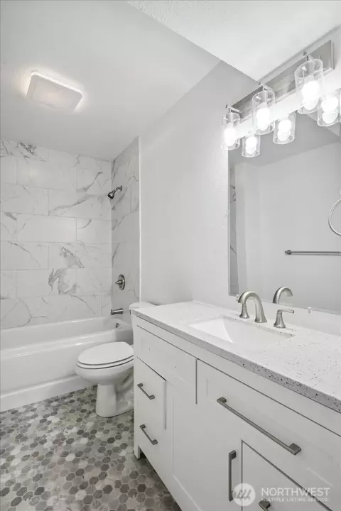 Bath - 16931 20th Dr SE, Bothell, WA 98012 photo 3 of 3
