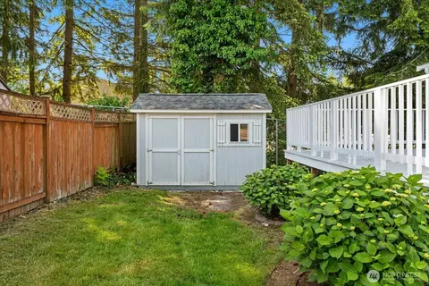 Exterior - 16931 20th Dr SE, Bothell, WA 98012 photo 5 of 7