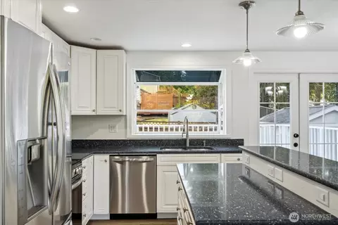 Kitchen - 16931 20th Dr SE, Bothell, WA 98012 photo 4 of 4