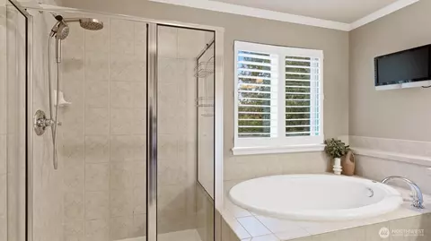 Bath - 15918 35th Dr SE, Bothell, WA 98012 photo 3 of 3