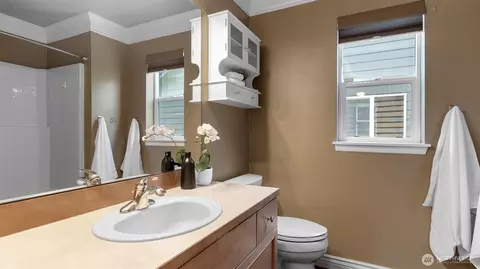 Bath - 15918 35th Dr SE, Bothell, WA 98012 photo 1 of 3