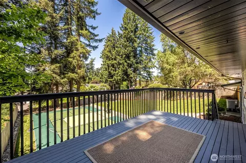 Exterior - 24028 6th Pl W, Bothell, WA 98021 photo 4 of 7