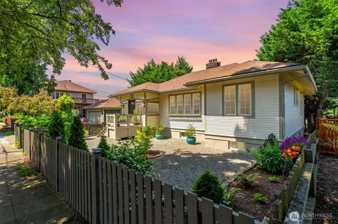 115 E Highland Ave, Mount Vernon, WA 98273