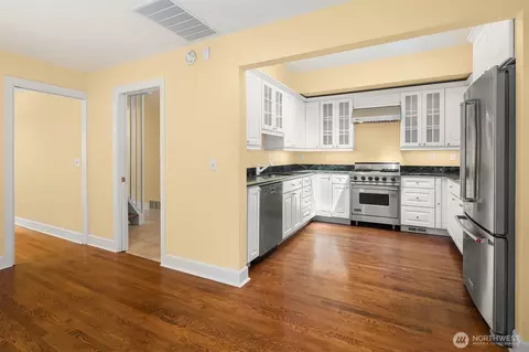 1921 37th Pl E, Seattle, WA 98112 photo 10