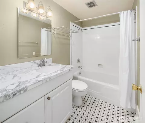 1921 37th Pl E, Seattle, WA 98112 photo 19