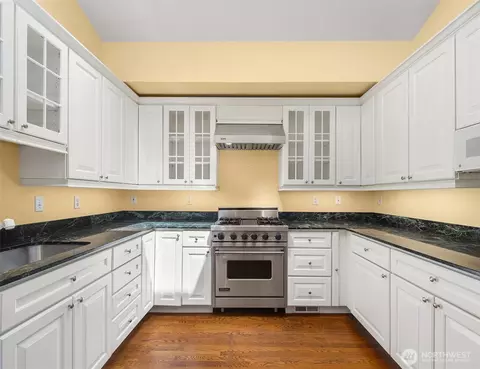 1921 37th Pl E, Seattle, WA 98112 photo 11