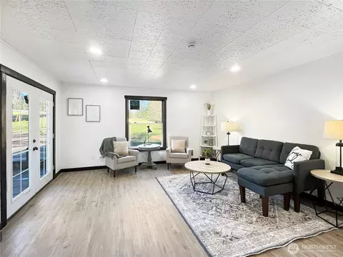 Living - 41 E Agate Loop Rd, Shelton, WA 98584 photo 1 of 4