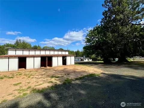 Exterior - 41 E Agate Loop Rd, Shelton, WA 98584 photo 2 of 16