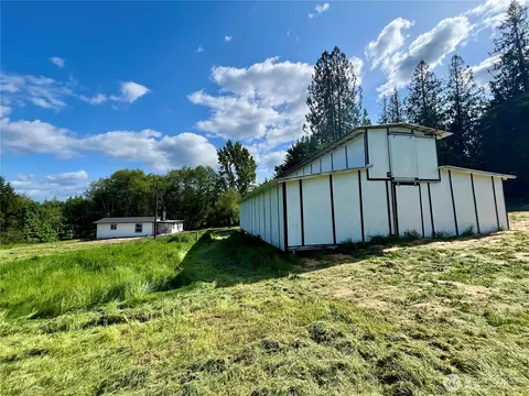 Exterior - 41 E Agate Loop Rd, Shelton, WA 98584 photo 6 of 16