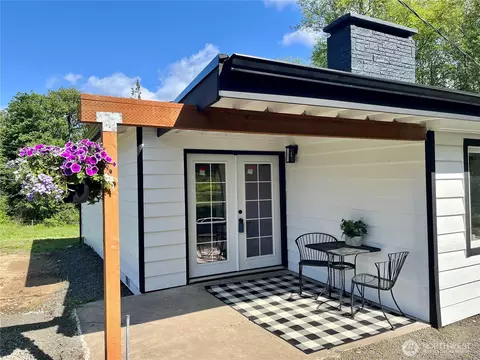 Exterior - 41 E Agate Loop Rd, Shelton, WA 98584 photo 4 of 16