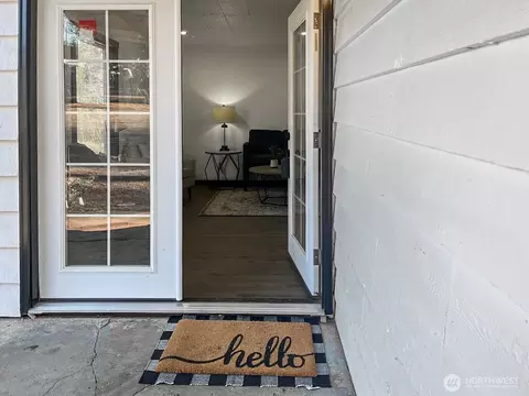 Entry Way - 41 E Agate Loop Rd, Shelton, WA 98584 photo 1 of 1