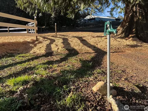 Exterior - 41 E Agate Loop Rd, Shelton, WA 98584 photo 8 of 16
