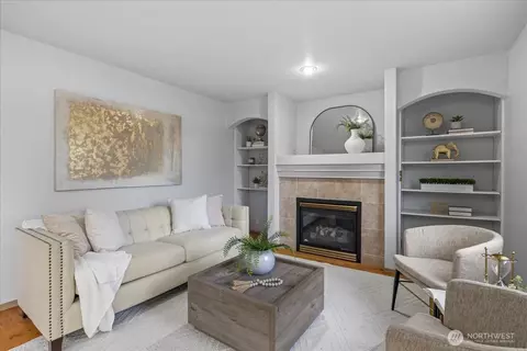 Living - 102 167th St SW, Bothell, WA 98012 photo 2 of 4