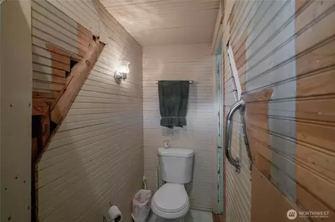Bath - 417 E Ash St, Waterville, WA 98858 photo 1 of 2