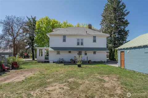 Exterior - 417 E Ash St, Waterville, WA 98858 photo 3 of 15