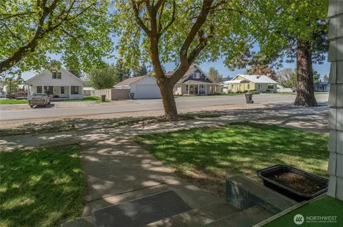 Exterior - 417 E Ash St, Waterville, WA 98858 photo 9 of 15