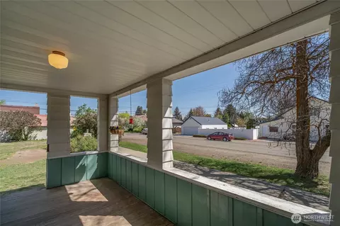 Exterior - 417 E Ash St, Waterville, WA 98858 photo 13 of 15