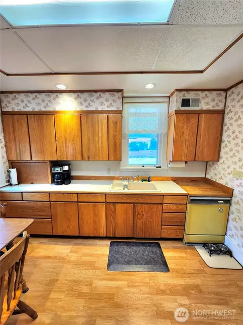 Kitchen - 417 E Ash St, Waterville, WA 98858 photo 3 of 3