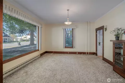 Living - 417 E Ash St, Waterville, WA 98858 photo 4 of 4