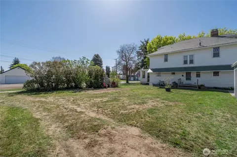 Exterior - 417 E Ash St, Waterville, WA 98858 photo 5 of 15