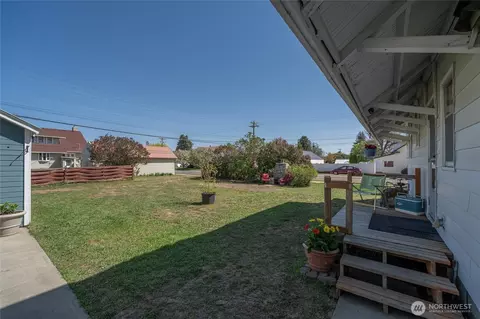 Exterior - 417 E Ash St, Waterville, WA 98858 photo 6 of 15