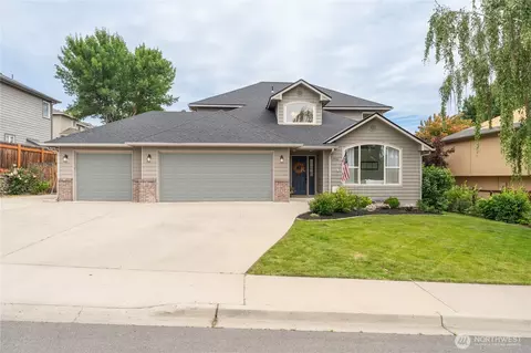 1906 Lion Pl, Wenatchee, WA 98801
