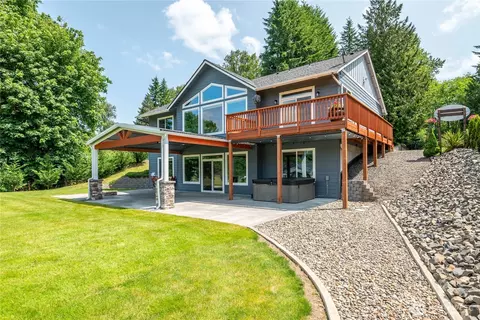 173 Anchor Rd, Castle Rock, WA 98611