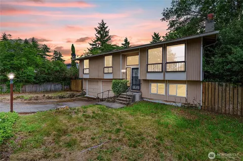 9724 Wildwood Ave SW, Lakewood, WA 98498