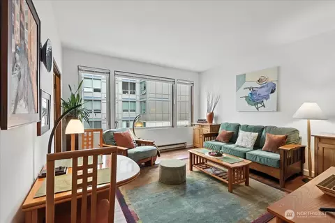 2700 4th Ave #403, Seattle, WA 98121