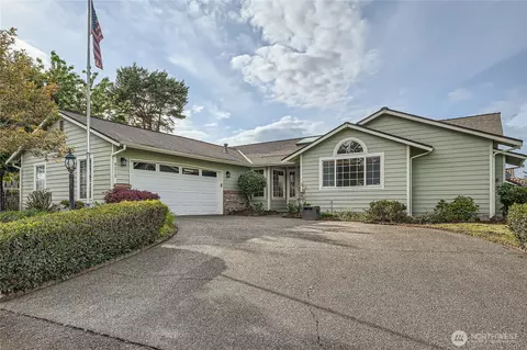 9215 77th Street Ct SW, Lakewood, WA 98498