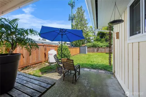 Exterior - 6901 Columbia Ct, Everett, WA 98203 photo 5 of 9