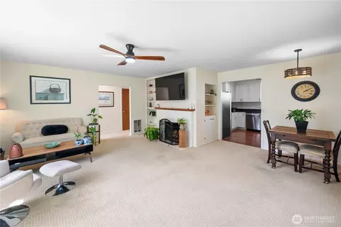 Living - 6901 Columbia Ct, Everett, WA 98203 photo 1 of 4