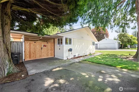 Exterior - 6901 Columbia Ct, Everett, WA 98203 photo 4 of 9