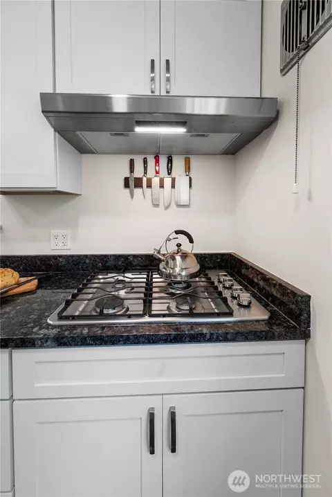 Kitchen - 6901 Columbia Ct, Everett, WA 98203 photo 6 of 6