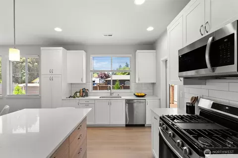 Kitchen - 16152 8th Ave E, Spanaway, WA 98387 photo 5 of 6