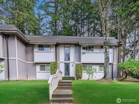4601 SW 320th St #K4, Federal Way, WA 98023