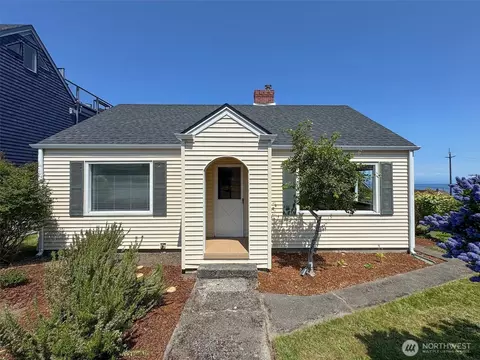 1025 W 6th St, Port Angeles, WA 98363