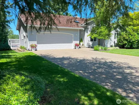 9106 Joelle Ln SE, Olympia, WA 98513