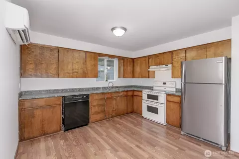 Kitchen - 108 Raspberry Ln, Sultan, WA 98294 photo 1 of 2