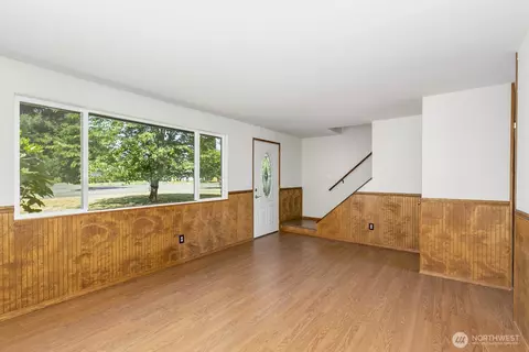 Living - 108 Raspberry Ln, Sultan, WA 98294 photo 2 of 5