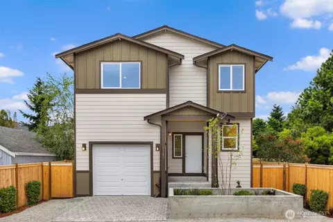 9245 Kelsey Ln SW, Seattle, WA 98106