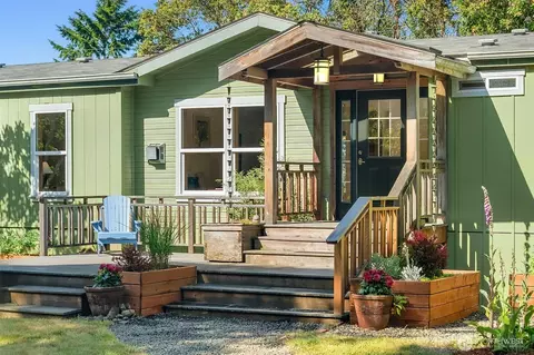 7459 SW 255th St, Vashon, WA 98070