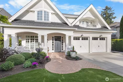 726 99th Ave NE, Bellevue, WA 98004