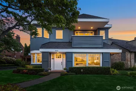 2532 Crestmont Pl W, Seattle, WA 98199