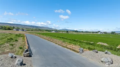 781 Thorp Landing Ln, Thorp, WA 98946