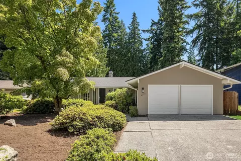 4230 90 Ave SE, Mercer Island, WA 98040