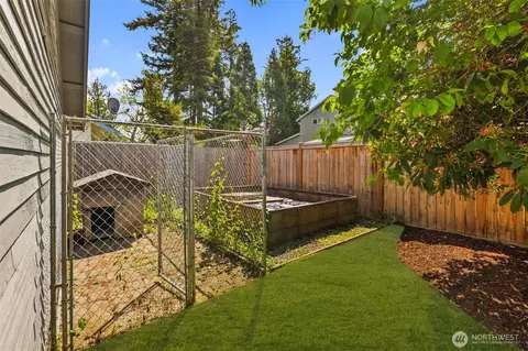 Exterior - 1254 Mchugh Ave, Enumclaw, WA 98022 photo 11 of 13