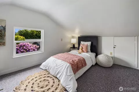 Bedroom - 1254 Mchugh Ave, Enumclaw, WA 98022 photo 2 of 2