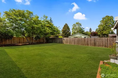 Exterior - 1254 Mchugh Ave, Enumclaw, WA 98022 photo 8 of 13
