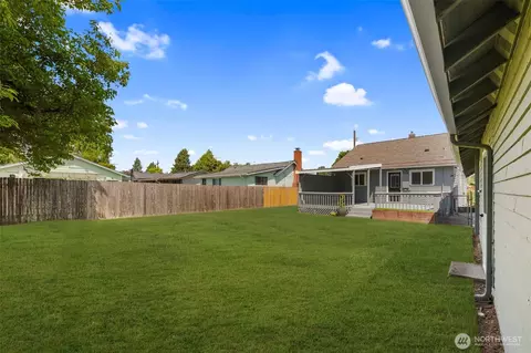 Exterior - 1254 Mchugh Ave, Enumclaw, WA 98022 photo 9 of 13